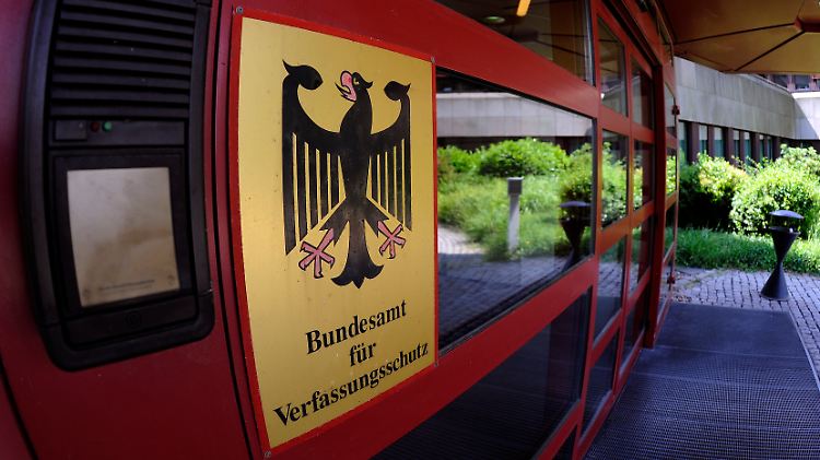 Bundesjustizministerin Sabine Leutheusser-Schnarrenberger fordert eine deutliche Reduzierung der Behörde.