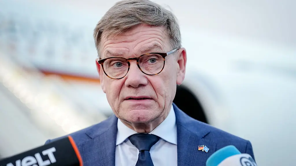 Aussenminister-Johann-Wadephul-aeussert-sich-ablehnend-zu-Vorschlaegen-der-EU-Kommission-fuer-Israel-Sanktionen