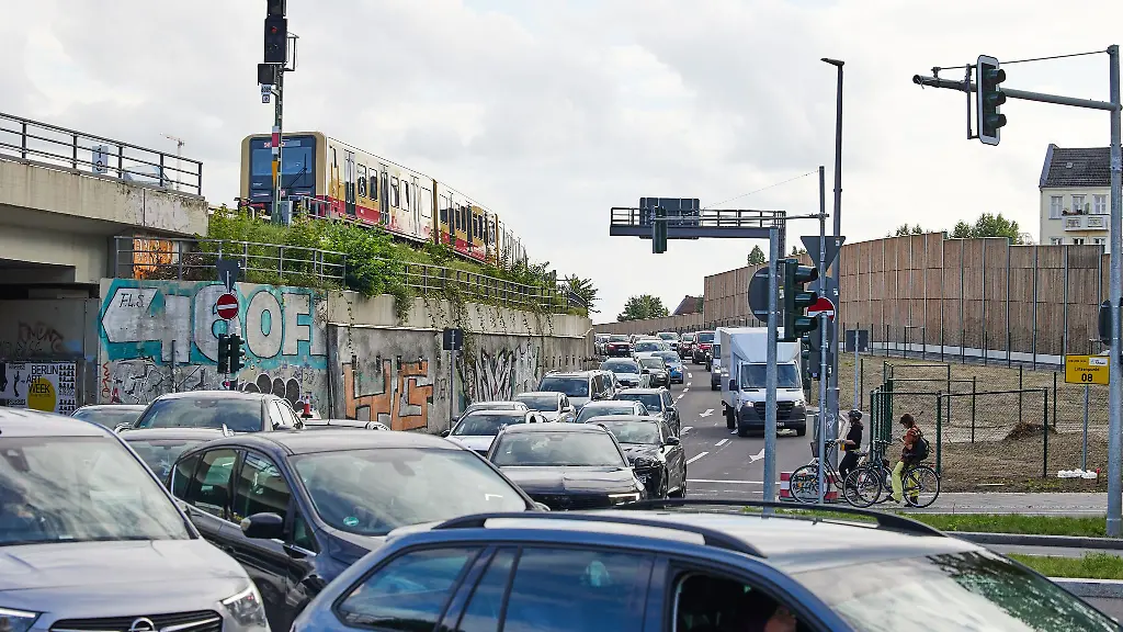 Ein-Ende-des-Verkehrschaos-in-Treptow-ist-bisher-nicht-absehbar