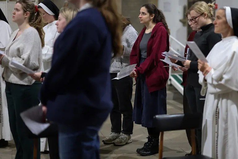 2025-09-24T081049Z-1567144527-RC2VHDAICX8K-RTRMADP-3-RELIGION-SCOTLAND-NUNS