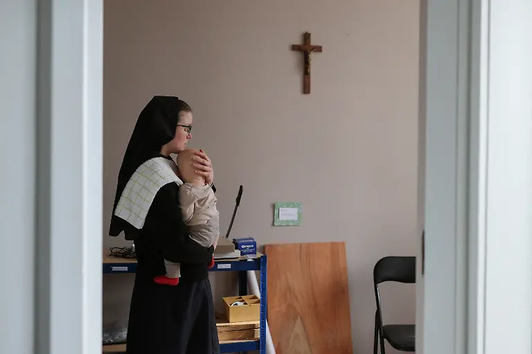 2025-09-24T081148Z-2013345356-RC2NHDAIDN33-RTRMADP-3-RELIGION-SCOTLAND-NUNS