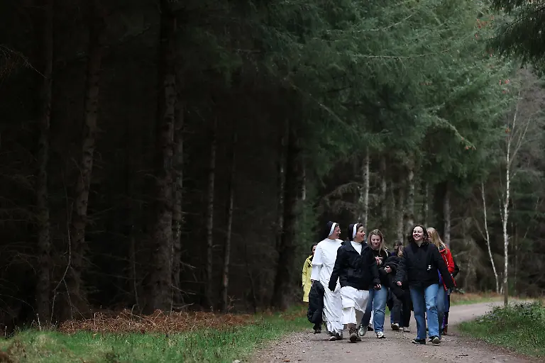 2025-09-24T081105Z-2044393425-RC2DIDATUCK3-RTRMADP-3-RELIGION-SCOTLAND-NUNS