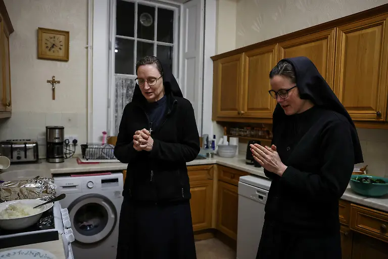 2025-09-24T081157Z-902269976-RC2IC6AOI2FX-RTRMADP-3-RELIGION-SCOTLAND-NUNS