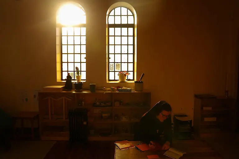 2025-09-24T081203Z-621717704-RC23F6AI1JTL-RTRMADP-3-RELIGION-SCOTLAND-NUNS