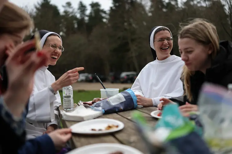 2025-09-24T081202Z-1591282615-RC2CIDAR6EJI-RTRMADP-3-RELIGION-SCOTLAND-NUNS