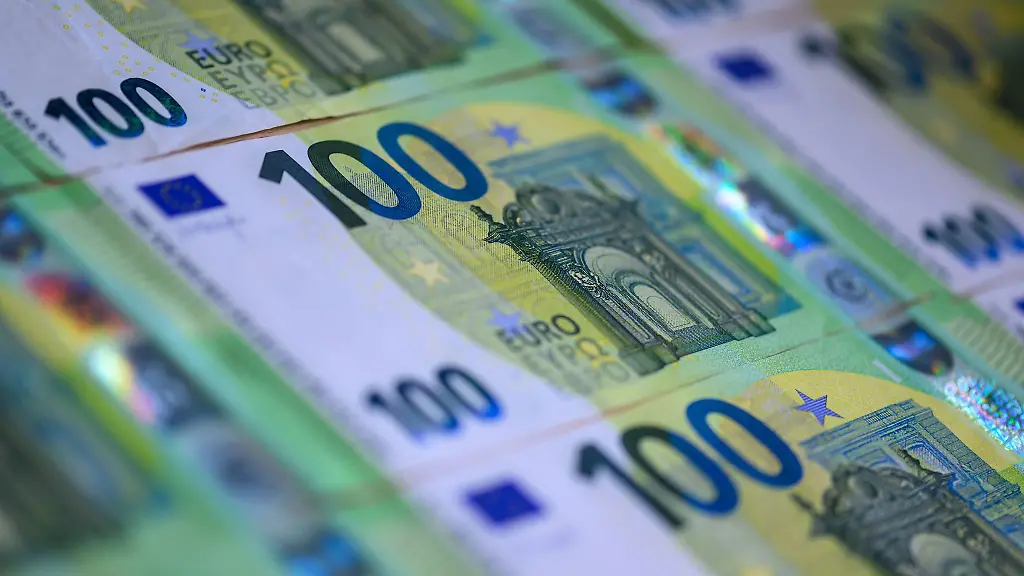 Die-globalen-Geldvermoegen-sind-2024-erneut-kraeftig-gewachsen