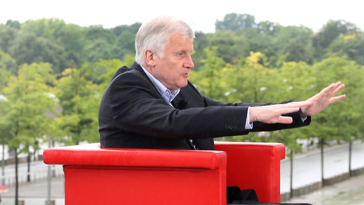 CSU-Parteichef Host Seehofer dirigiert aus München gerne mal Richtung Berlin.