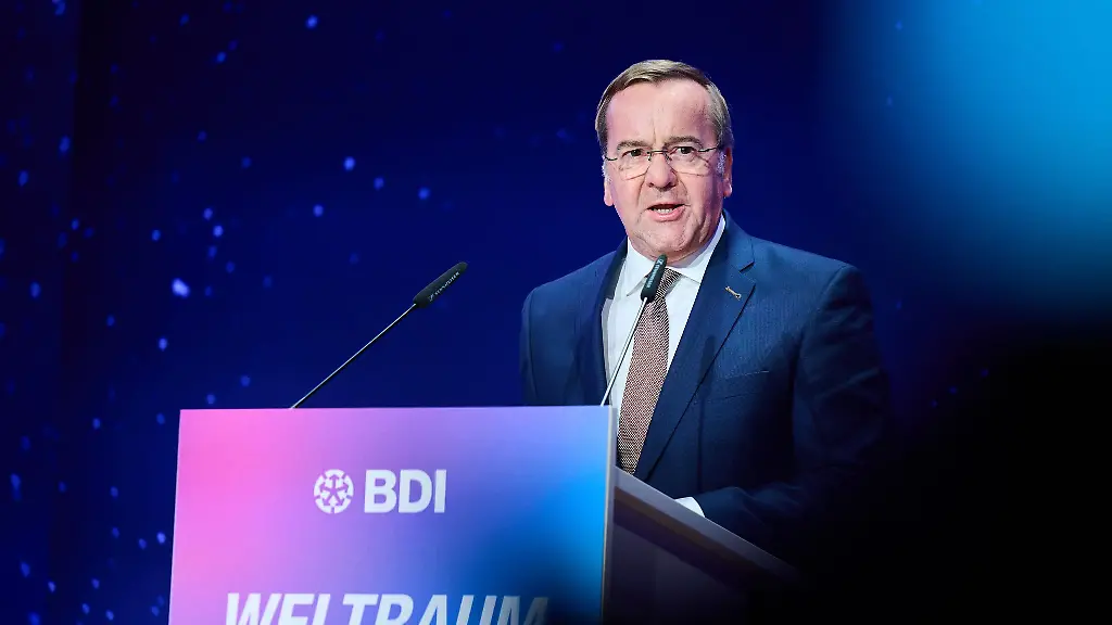 Verteidigungsminister-Pistorius-nennt-eine-belastbare-Struktur-aus-Satellitenkonstellationen-Bodenstationen-und-gesicherten-Startfaehigkeiten-ins-All-als-Ziel-des-Programms