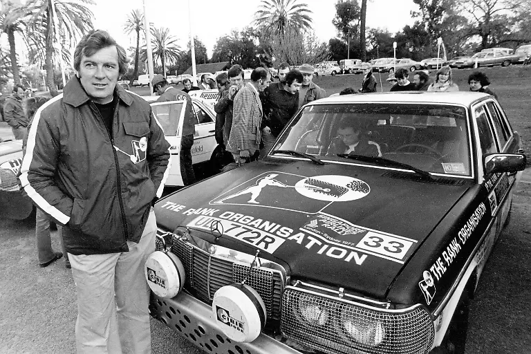 12-Zuruck-im-Rennen-Nach-Quelle-Mercedes-Benz-Classic-Archive