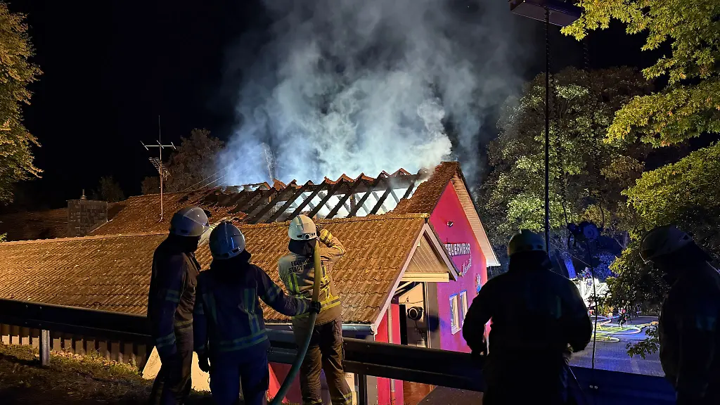 Nach-dem-Brand-ist-die-Wache-nicht-mehr-nutzbar