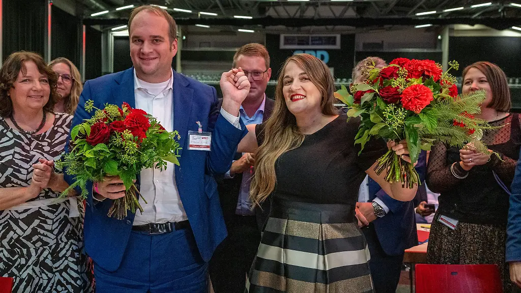 Ronja-Endres-und-Sebastian-Roloff-fuehren-fortan-die-Bayern-SPD