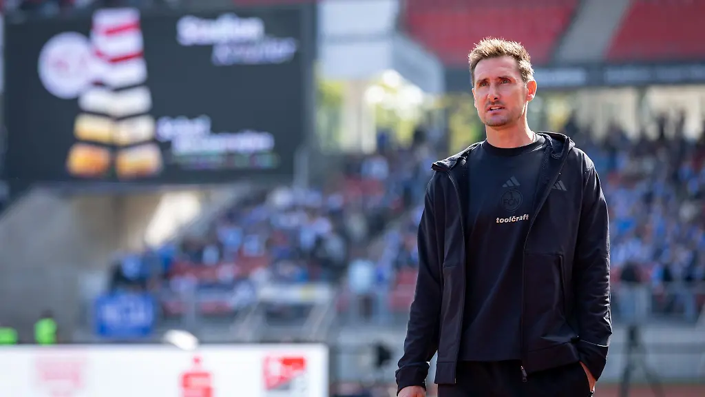 Miroslav-Klose-findet-mit-dem-1-FC-Nuernberg-nicht-in-die-Erfolgsspur