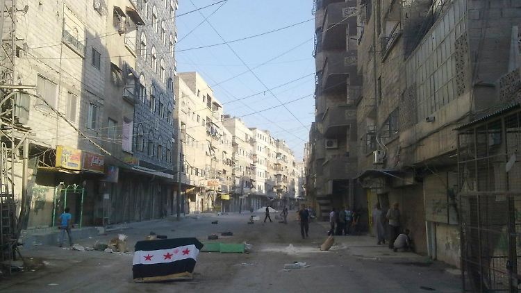 2012-07-16T070930Z_01_AMM03_RTRMDNP_3_SYRIA-CRISIS.JPG9175235031630620837.jpg