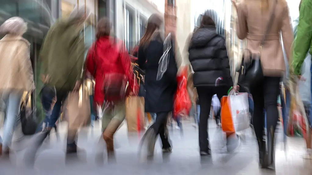 Anlaesslich-des-internationalen-Tages-der-aelteren-Menschen-blicken-die-Statistiker-auf-die-Generation-ab-65-Jahren