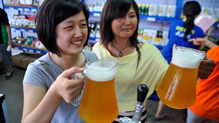 Die Chinesen trinken vor allem gern leichtes und wässriges Bier.