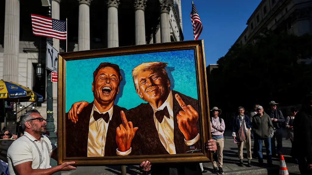 2025-05-02T021515Z-1490731194-RC299EA5Q26Z-RTRMADP-3-MAY-DAY-USA-1