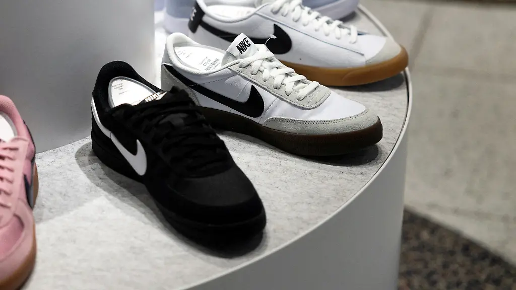 2025-09-30T205424Z-609117610-RC2IQDA6RS4E-RTRMADP-3-NIKE-RESULTS