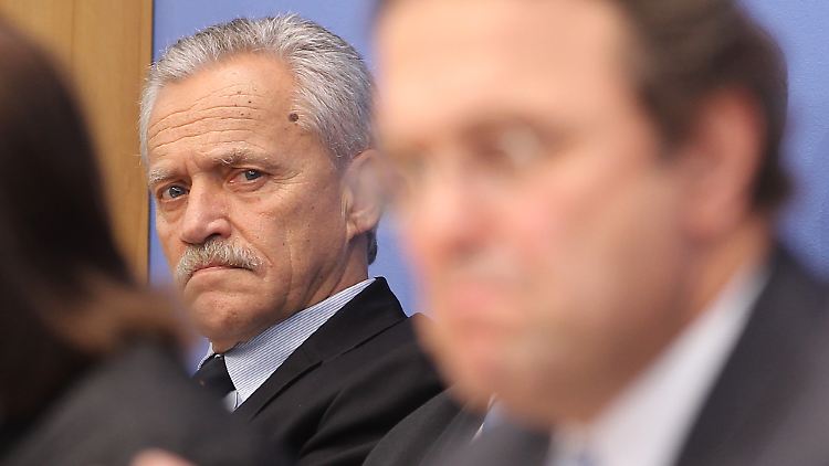 Heinz Fromm muss wegen der Pannen bei den Ermittlungen zur NSU seinen Hut nehmen.