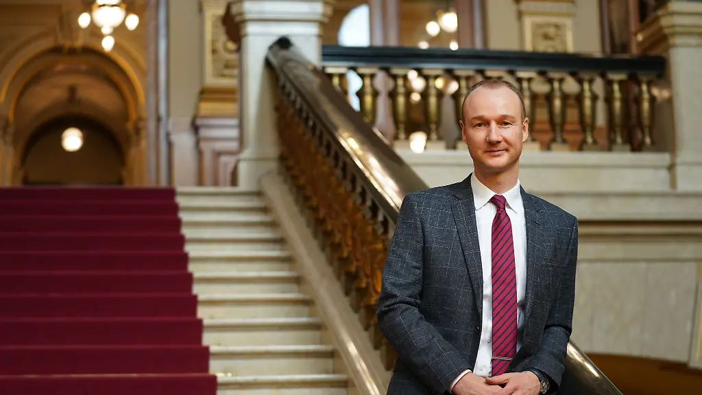 Stefan-Hensel-gibt-sein-Amt-als-Antisemitismusbeauftragter-Hamburgs-ab