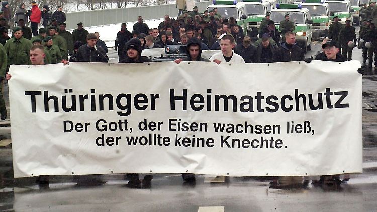 Mit seinen Zahlungen an Brandt baut der Verfassungsschutz ungewollt den Thüringer Heimatschutz mit auf.
