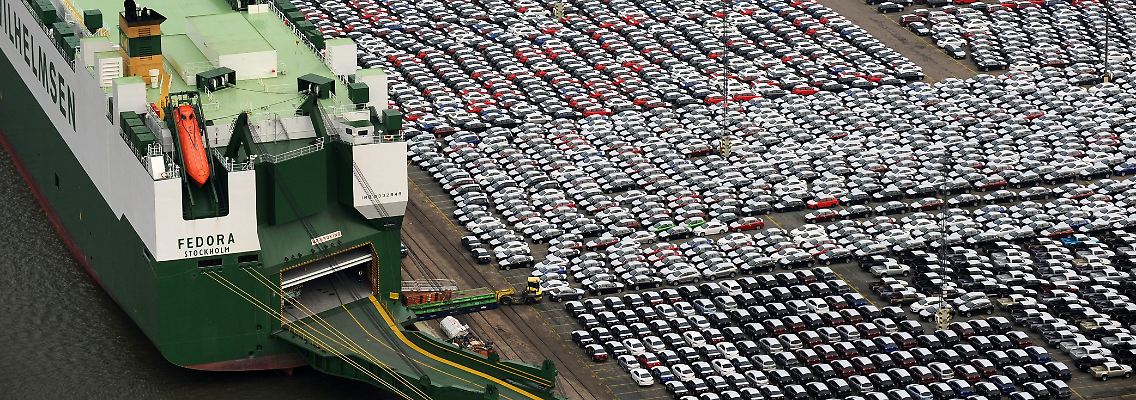 Deutsche Autos für den Export: Das Bremerhavener Terminal zu besseren Zeiten.