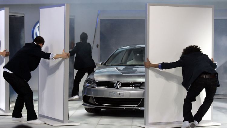 Volkswagen zeigt sich ausgesprochen optimistisch für die Zukunft. In Detroit zeigt man den ersten VW-Hybrid.