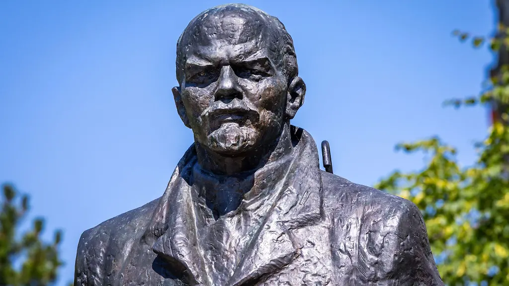 Das-monumentale-Lenin-Denkmal-ist-unter-Denkmalschutz-gestellt-worden