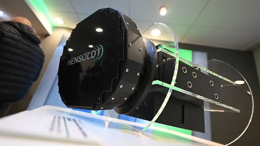 Hensoldt-baut-die-Produktion-aus