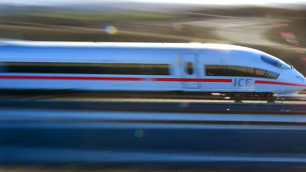 Ein-ICE-von-Berlin-nach-Muenchen-legte-eine-Notbremsung-ein-wegen-eines-Schwarzfahrers