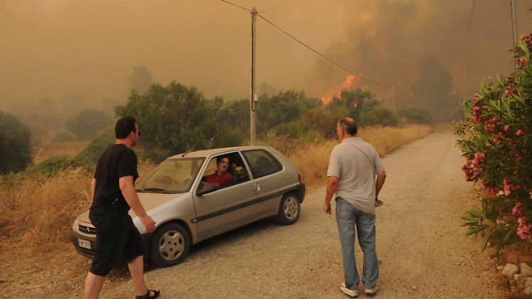 Das griechische Dorf Kastritsi war von den Flammen eingeschlossen.