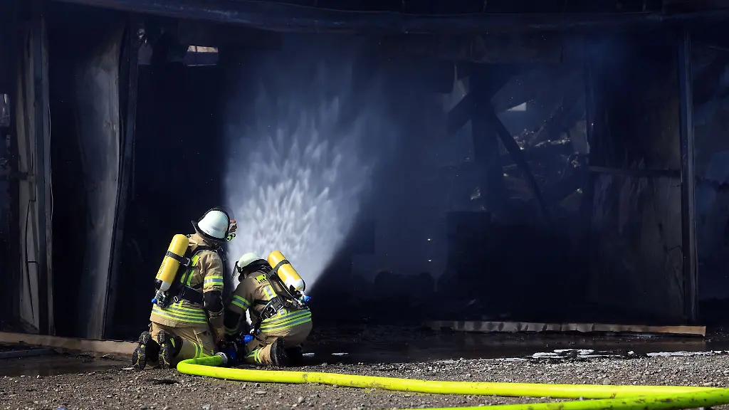 Die-Feuerwehr-bekaempfte-das-Feuer