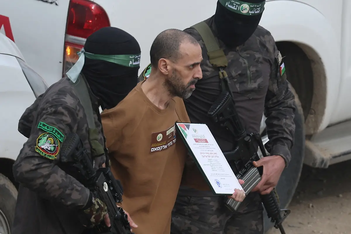 2025-02-08T092620Z-403766645-RC29QCA7MXQI-RTRMADP-3-ISRAEL-PALESTINIANS-GAZA-CEASEFIRE