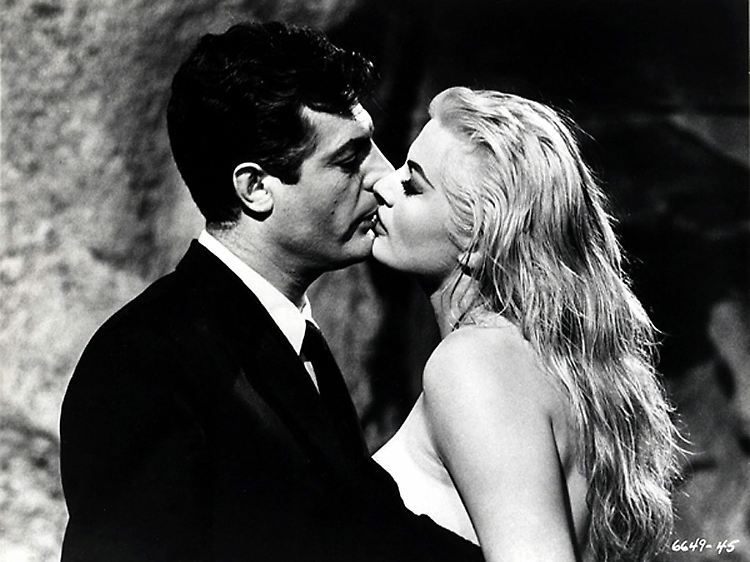Fellinis Film "La Dolce Vita" entstand fast ausschließlich in der Cinecittà. (im Bild: Marcello Mastroianni und Anita Ekberg)