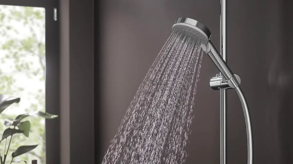 Der-Hansgrohe-Duschkopf-passt-an-jeden-handelsueblichen-Duschschlauch