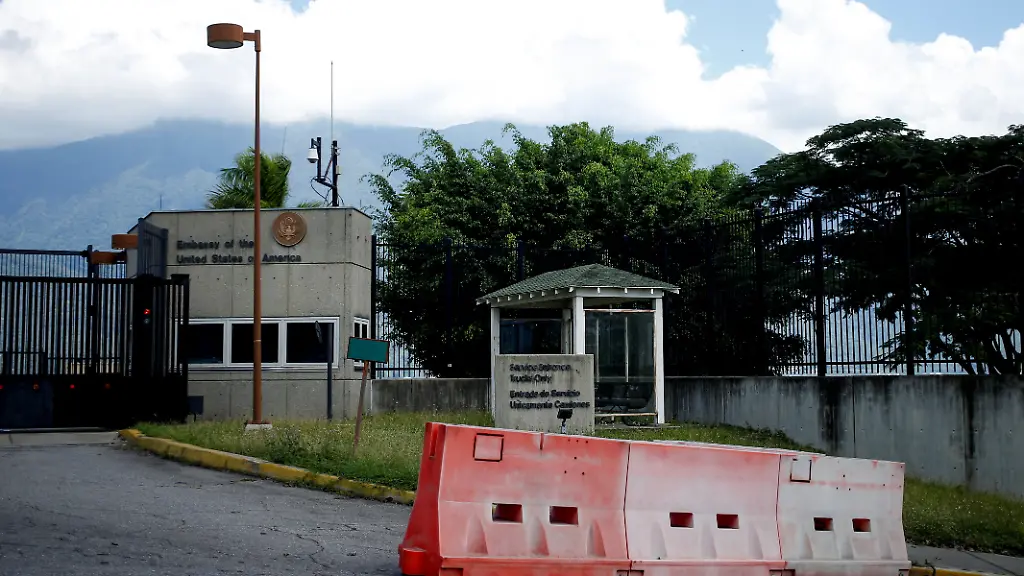 2025-10-07T013108Z-643798326-RC2B6HAH25RX-RTRMADP-3-VENEZUELA-UNITED-STATES-EMBASSY