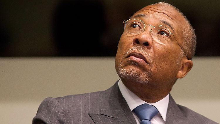 Charles Taylor ist einer der Drahtzieher des Bürgerkriegs in Sierra Leone. Dabei kamen rund 120.000 Menschen ums Leben.