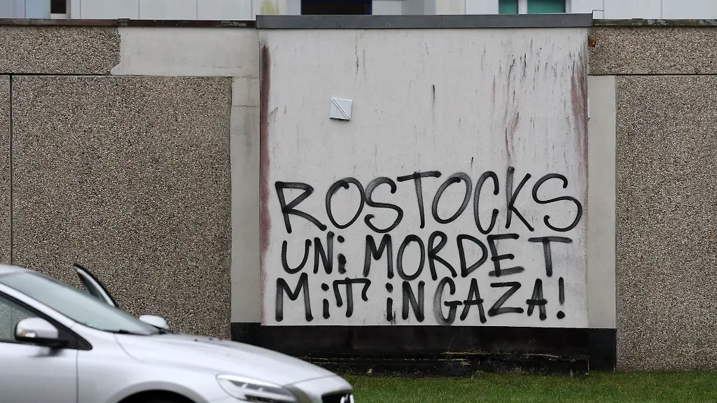 Uni-Rostock-wertet-die-Schmierereien-als-Vandalismus
