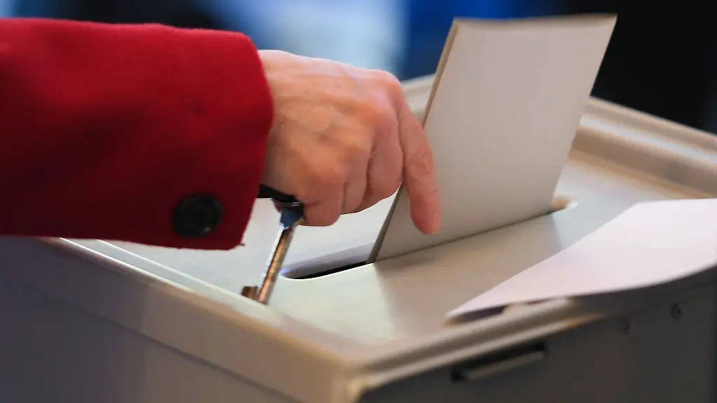 Rund-ein-halbes-Jahr-dauert-es-noch-bis-die-Rheinland-Pfaelzerinnen-und-Rheinland-Pfaelzer-einen-neuen-Landtag-waehlen