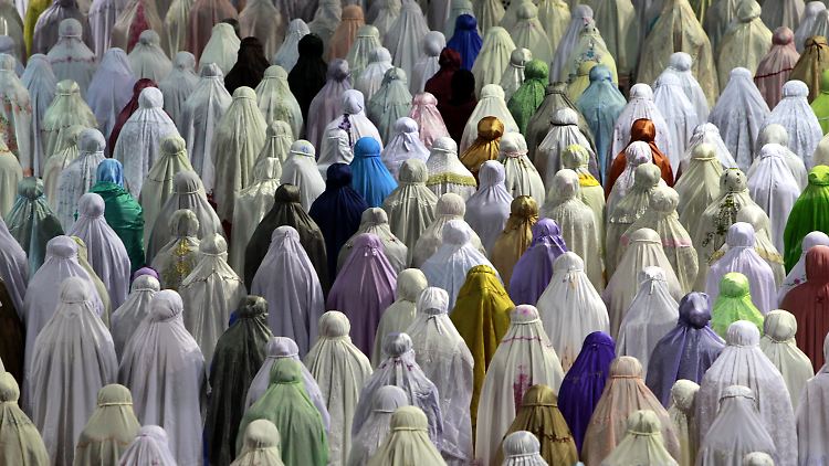 Im Islam ist der Fastenmonat Ramaden heilig.