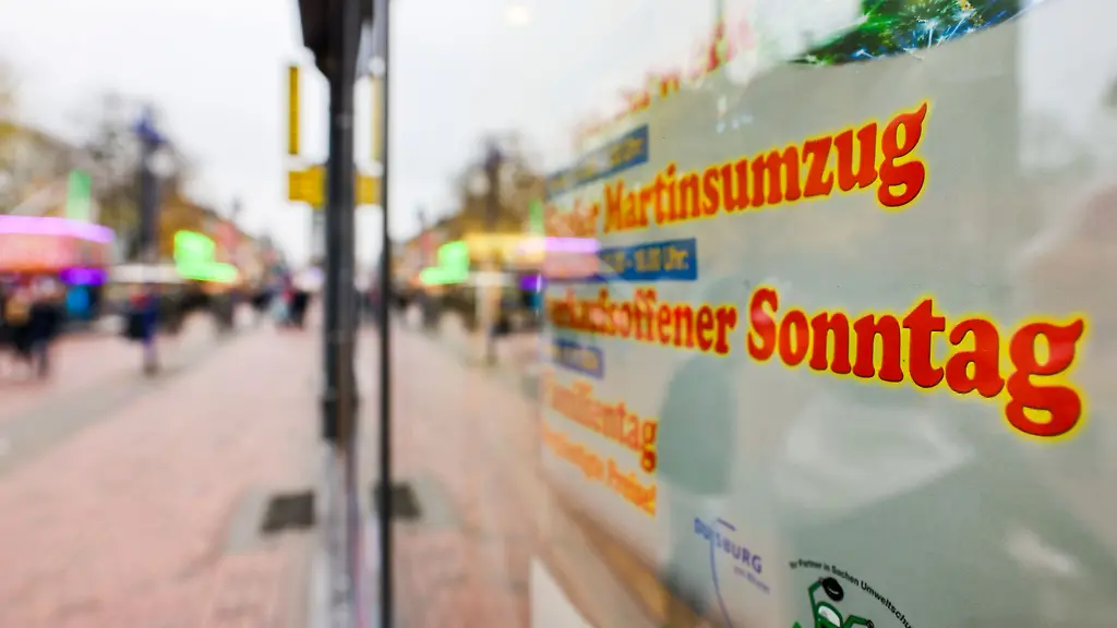 Die-Thueringer-Sonntagsoeffnungsregelung-ist-der-Wirtschaft-zu-buerokratisch-Illustration