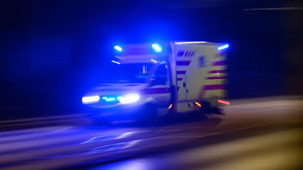 Eine-naechtliche-Spritztour-unter-Alkoholeinfluss-mit-dem-Auto-der-Eltern-hat-fuer-einen-16-Jaehrigen-schwere-Folgen