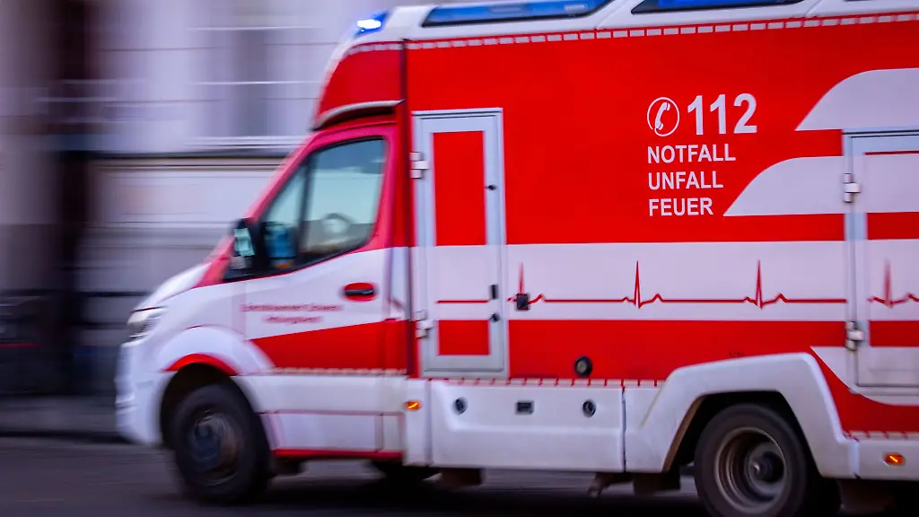 Der-64-Jahre-alte-Pedelec-Fahrer-konnte-von-den-Rettungskraeften-nicht-mehr-wiederbelebt-werden