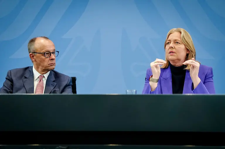 Das-Thema-Buergergeld-wird-damit-der-Vergangenheit-angehoeren-sagt-Bundeskanzler-Friedrich-Merz-und-erntet-dafuer-Kritik-von-SPD-Chefin-Baerbel-Bas