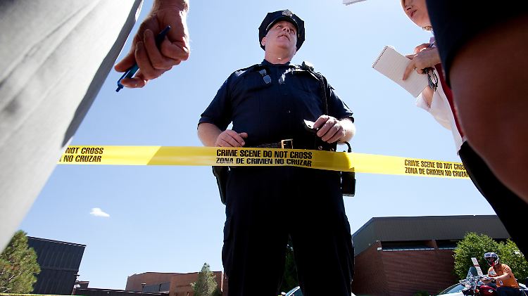 Die US-Presse giert nach weiteren Neuigkeiten über die Bluttat, die sich nur 30 Kilometer entfernt von Columbine zutrug.