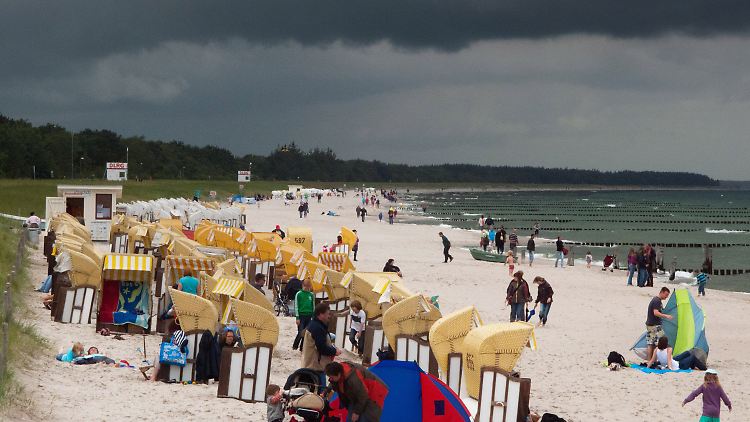 Bereits jetzt infizieren sich in warmen Sommern immer mehr Menschen mit Vibrio vulnificus, einem Erreger von Wundinfektionen, Durchfall und Blutvergiftungen.