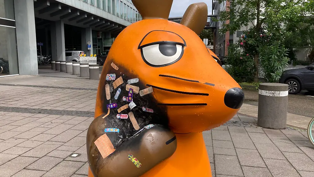 Fans-verarzteten-den-Kinderstar-nach-dem-mutmasslichen-Angriff-Inzwischen-ist-die-beliebte-Figur-repariert-worden