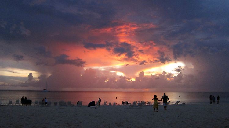 Das Angenehme mit dem Nützlichen verbinden: Das Steuerparadies auf den Cayman Islands.