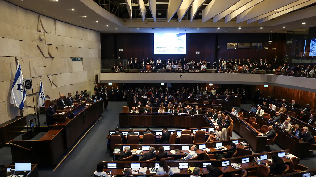 2025-06-11T174206Z-734986200-RC2G0FAB84Y1-RTRMADP-3-ISRAEL-ARGENTINA-KNESSET