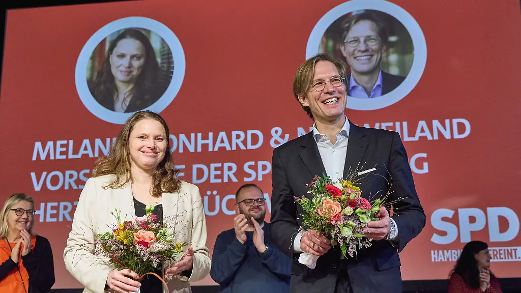 Melanie-Leonhard-und-Nils-Weiland-erhielten-bei-ihrer-Wiederwahl-zu-Hamburgs-SPD-Vorsitzenden-etwas-weniger-Zustimmung-als-vor-zwei-Jahren