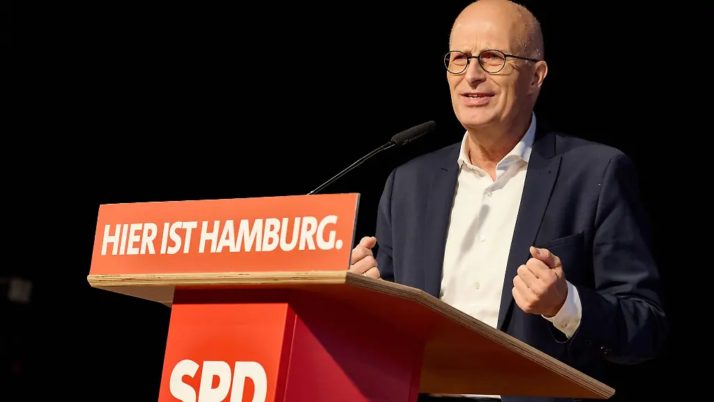 Hamburger-Erster-Buergermeister-Tschentscher-achtet-nach-eigener-Aussage-die-Entscheidung-der-Buergerinnen-und-Buerger